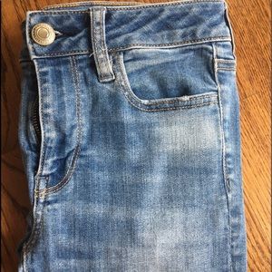American Eagle Medium Wash Distressed Jeans